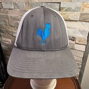 Richardson 115 M/L “The Roost” Grey White Blue Rooster SnapBack Trucker Hat